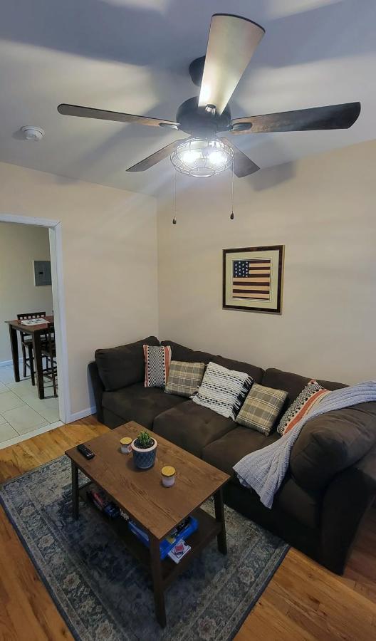 Bright & Cozy East Williamsburg 2 Bedroom นิวยอร์ก ภายนอก รูปภาพ